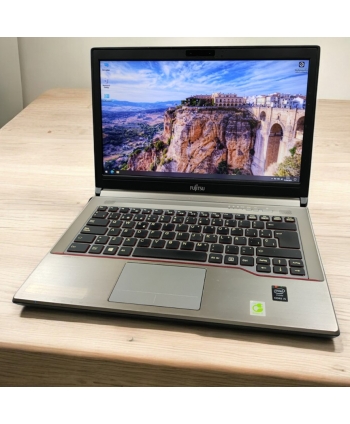 Ordenador portátil Fujitsu...