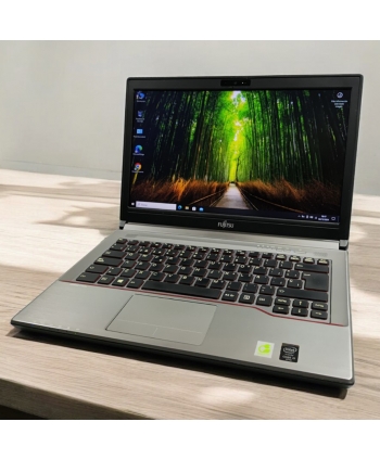 Ordenador portátil Fujitsu...